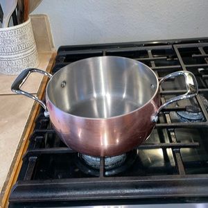 Il Mulino NY copper pot beautiful pot 2.5qt in excellent condition no lid.